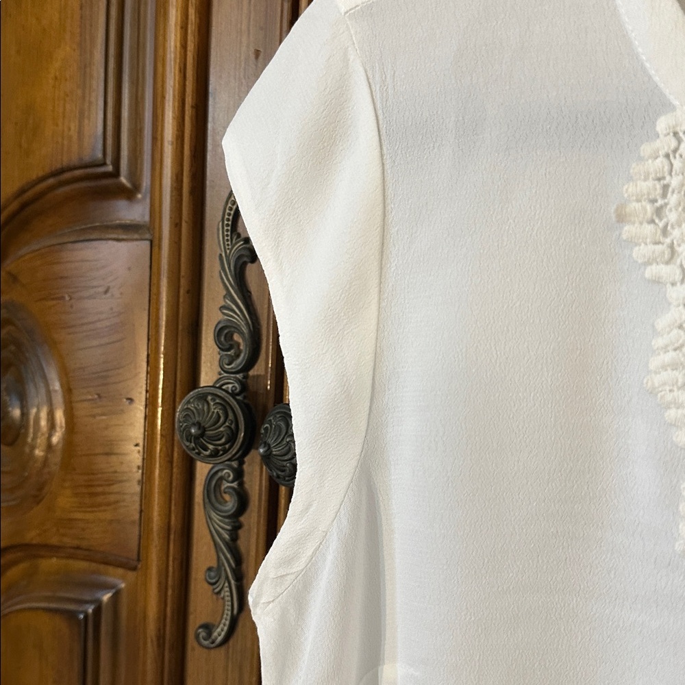 Romantic Like NEW Ivory White Pale Sky Keyhole Crochet Embroidered Lace Blouse M - Picture 5 of 12